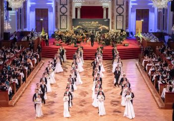 维也纳中国新年舞会成人礼